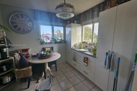 Condominio en venta en Pembroke Pines, Florida, 2 dormitorios, 142.42 m2 № 2029417 - foto 3