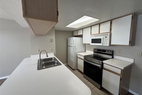 Condo in Kissimmee, Florida, 3 bedrooms № 2393859 - photo 9