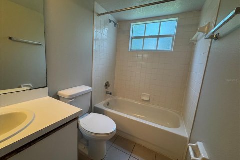 Condo in Kissimmee, Florida, 3 bedrooms № 2393859 - photo 18