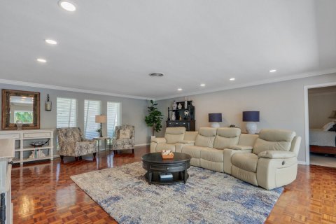 House in West Palm Beach, Florida 3 bedrooms, 174.47 sq.m. № 2392921 - photo 14