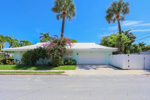 House in West Palm Beach, Florida 3 bedrooms, 174.47 sq.m. № 2392921 - photo 5