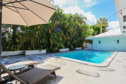 House in West Palm Beach, Florida 3 bedrooms, 174.47 sq.m. № 2392921 - photo 11