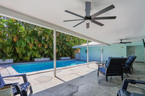 House in West Palm Beach, Florida 3 bedrooms, 174.47 sq.m. № 2392921 - photo 12