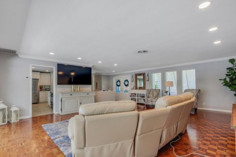 House in West Palm Beach, Florida 3 bedrooms, 174.47 sq.m. № 2392921 - photo 15