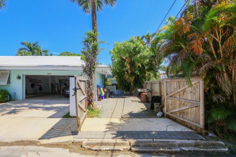 House in West Palm Beach, Florida 3 bedrooms, 174.47 sq.m. № 2392921 - photo 6