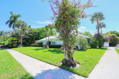 House in West Palm Beach, Florida 3 bedrooms, 174.47 sq.m. № 2392921 - photo 3