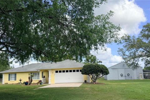 House in Summerfield, Florida 3 bedrooms, 147.81 sq.m. № 2141679
