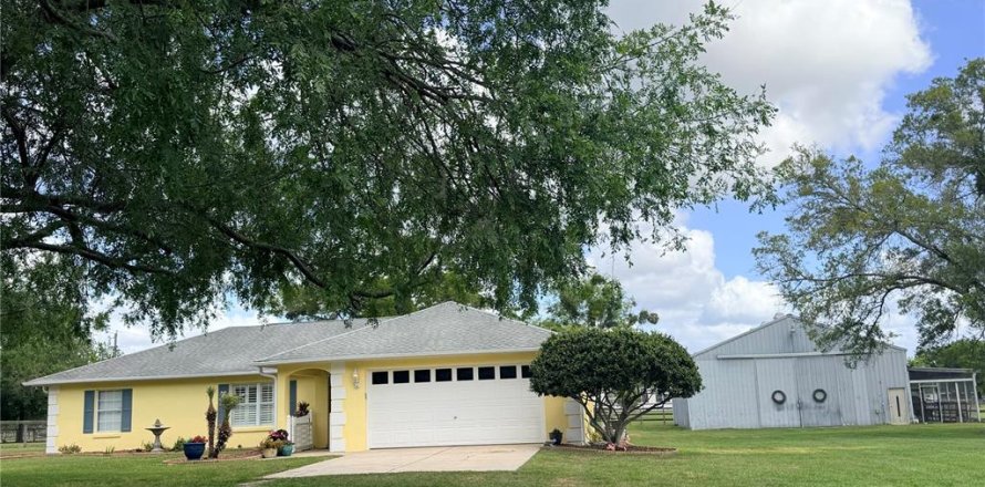 House in Summerfield, Florida 3 bedrooms, 147.81 sq.m. № 2141679