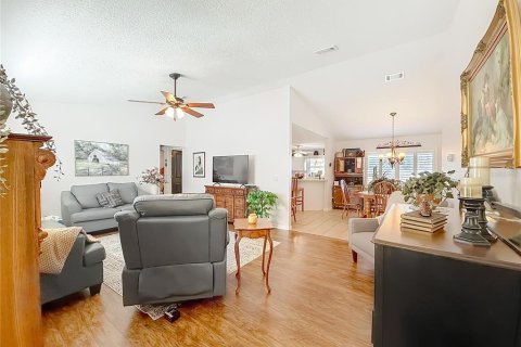 House in Summerfield, Florida 3 bedrooms, 147.81 sq.m. № 2141679 - photo 6