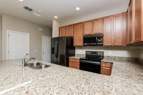 Casa en alquiler en Fruitland Park, Florida, 3 dormitorios, 152.92 m2 № 1914537 - foto 7