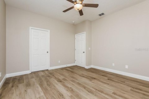 Casa en alquiler en Fruitland Park, Florida, 3 dormitorios, 152.92 m2 № 1914537 - foto 9