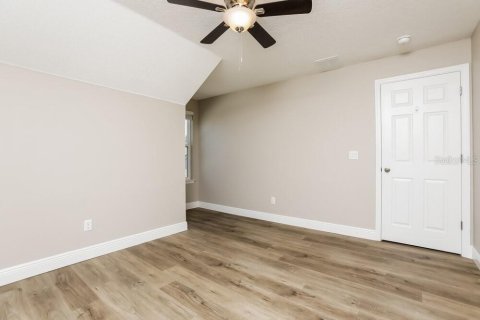 Casa en alquiler en Fruitland Park, Florida, 3 dormitorios, 152.92 m2 № 1914537 - foto 14