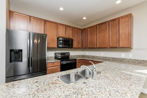 Casa en alquiler en Fruitland Park, Florida, 3 dormitorios, 152.92 m2 № 1914537 - foto 6