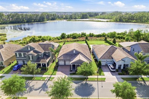 Casa en Winter Garden, Florida 4 dormitorios, 256.22 m2 № 2114715
