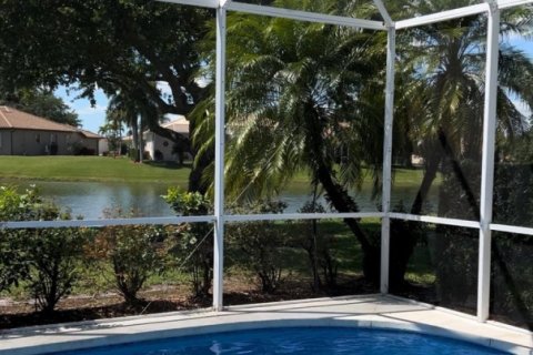 Villa ou maison à louer à Naples, Floride: 3 chambres, 158.21 m2 № 1079277 - photo 1