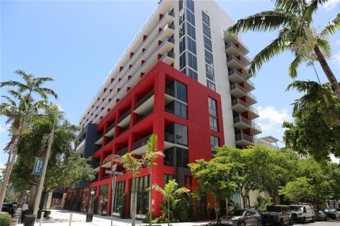 Condo in Miami, Florida, 1 bedroom № 2248401