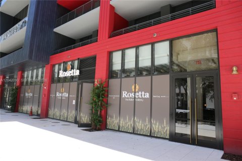Condo in Miami, Florida, 1 bedroom № 2248401 - photo 16