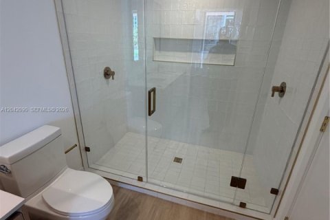 Condo in Miami, Florida, 1 bedroom № 2248401 - photo 8