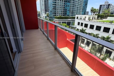 Condo in Miami, Florida, 1 bedroom № 2248401 - photo 4