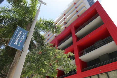 Condo in Miami, Florida, 1 bedroom № 2248401 - photo 17