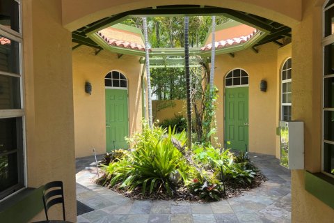 Propiedad comercial en venta en Fort Lauderdale, Florida № 2146887 - foto 2