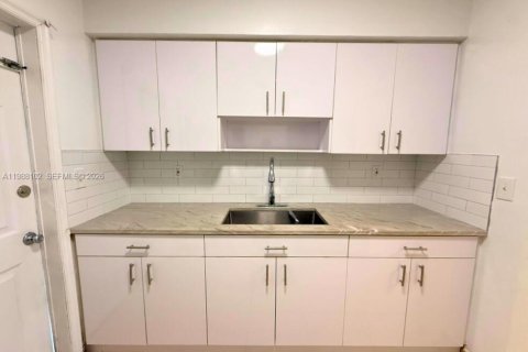 Villa ou maison à louer à Miami Beach, Floride: 1 chambre, 74.32 m2 № 2050335 - photo 6