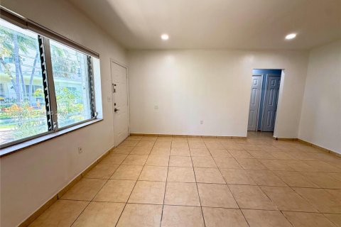 Villa ou maison à louer à Miami Beach, Floride: 1 chambre, 74.32 m2 № 2050335 - photo 10