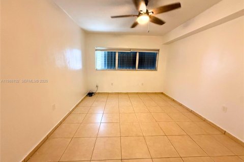 Villa ou maison à louer à Miami Beach, Floride: 1 chambre, 74.32 m2 № 2050335 - photo 11