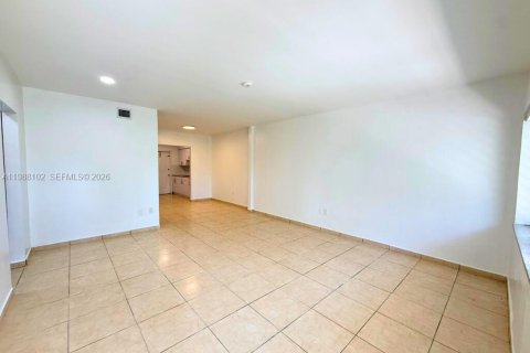 Villa ou maison à louer à Miami Beach, Floride: 1 chambre, 74.32 m2 № 2050335 - photo 3