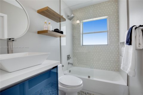 Снять в аренду виллу или дом в Майами, Флорида 3 спальни, 153.29м2, № 1959629 - фото 6