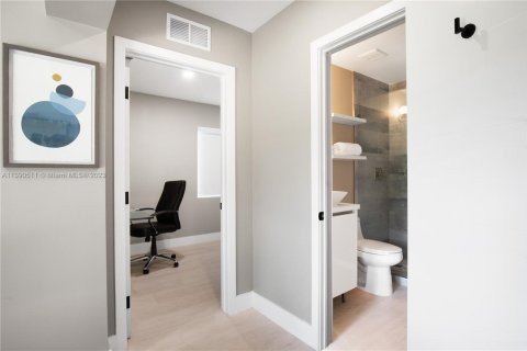 Снять в аренду виллу или дом в Майами, Флорида 3 спальни, 153.29м2, № 1959629 - фото 30