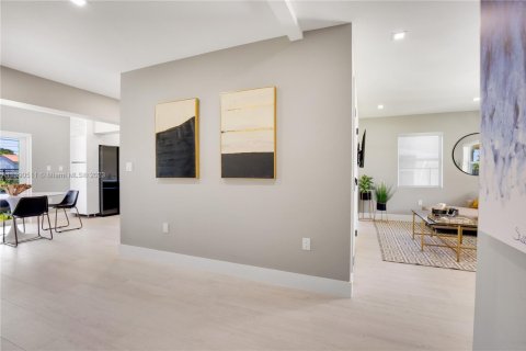 Снять в аренду виллу или дом в Майами, Флорида 3 спальни, 153.29м2, № 1959629 - фото 19