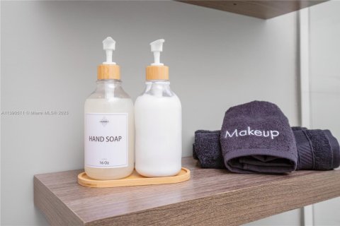 Снять в аренду виллу или дом в Майами, Флорида 3 спальни, 153.29м2, № 1959629 - фото 8