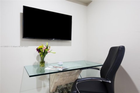 Снять в аренду виллу или дом в Майами, Флорида 3 спальни, 153.29м2, № 1959629 - фото 27