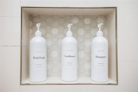 Снять в аренду виллу или дом в Майами, Флорида 3 спальни, 153.29м2, № 1959629 - фото 9