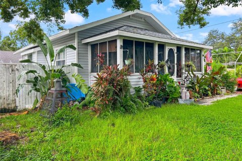 House in Largo, Florida 3 bedrooms, 100.15 sq.m. № 1912646 - photo 3
