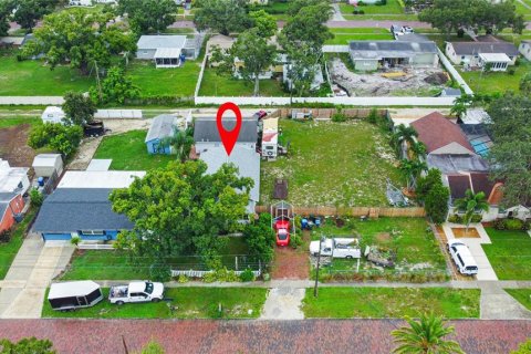 House in Largo, Florida 3 bedrooms, 100.15 sq.m. № 1912646 - photo 13