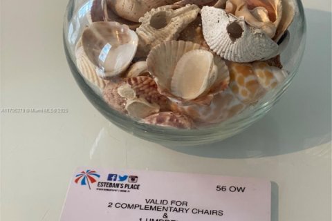 Condo in Miami Beach, Florida, 1 bedroom № 1959139 - photo 12