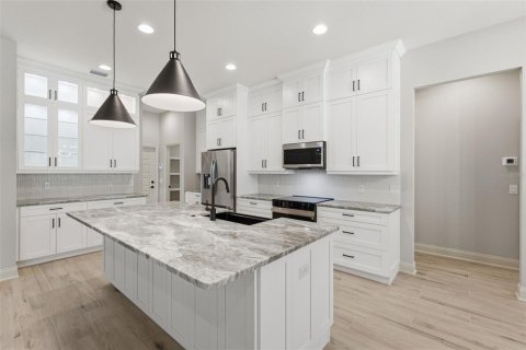 Casa en venta en Lakeland, Florida, 4 dormitorios, 226.68 m2 № 2418562 - foto 11