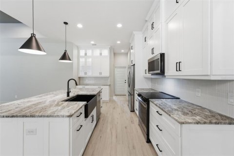 Casa en venta en Lakeland, Florida, 4 dormitorios, 226.68 m2 № 2418562 - foto 12