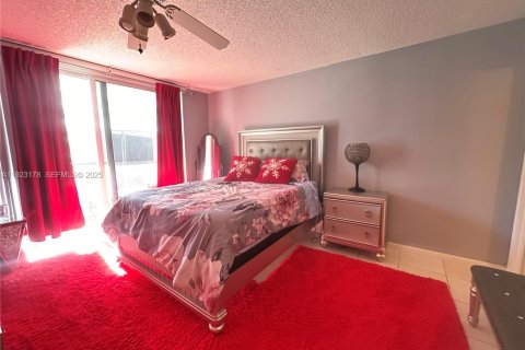 Снять в аренду кондоминиум в Халландейл-Бич, Флорида 1 спальня, 60.01м2, № 1982718 - фото 4