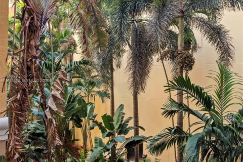 Copropriété à vendre à Sunny Isles Beach, Floride: 2 chambres, 103.68 m2 № 2009639 - photo 2