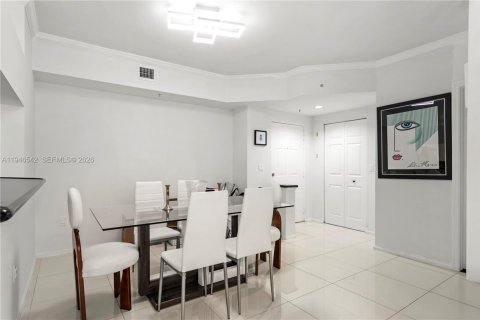 Copropriété à vendre à Sunny Isles Beach, Floride: 2 chambres, 103.68 m2 № 2009639 - photo 4