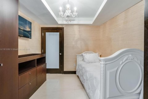 Condo in Hallandale Beach, Florida, 2 bedrooms  № 2013715 - photo 5