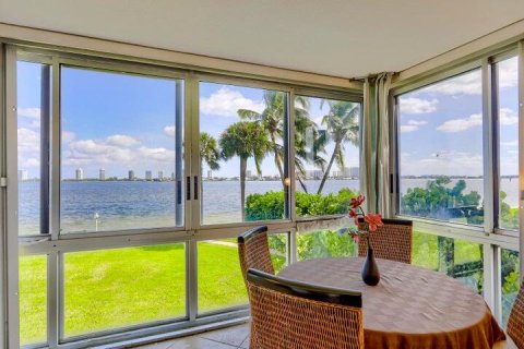 Condominio en alquiler en Lake Park, Florida, 2 dormitorios, 122.26 m2 № 1026892 - foto 1