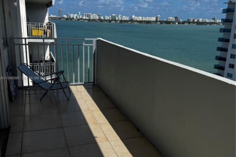 Condo in North Bay Village, Florida, 1 bedroom  № 2064277
