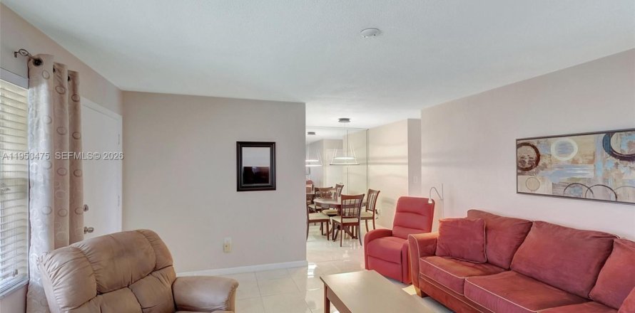 Condo in Miami, Florida, 1 bedroom  № 2008793