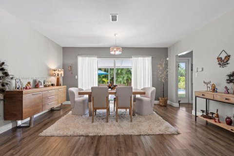 House in Palmetto Bay, Florida 3 bedrooms, 160.54 sq.m. № 1766306 - photo 5