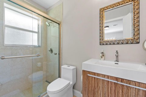 House in Palmetto Bay, Florida 3 bedrooms, 160.54 sq.m. № 1766306 - photo 14