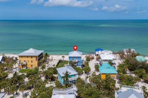 House in Captiva, Florida 4 bedrooms, 196.49 sq.m. № 1684946 - photo 3